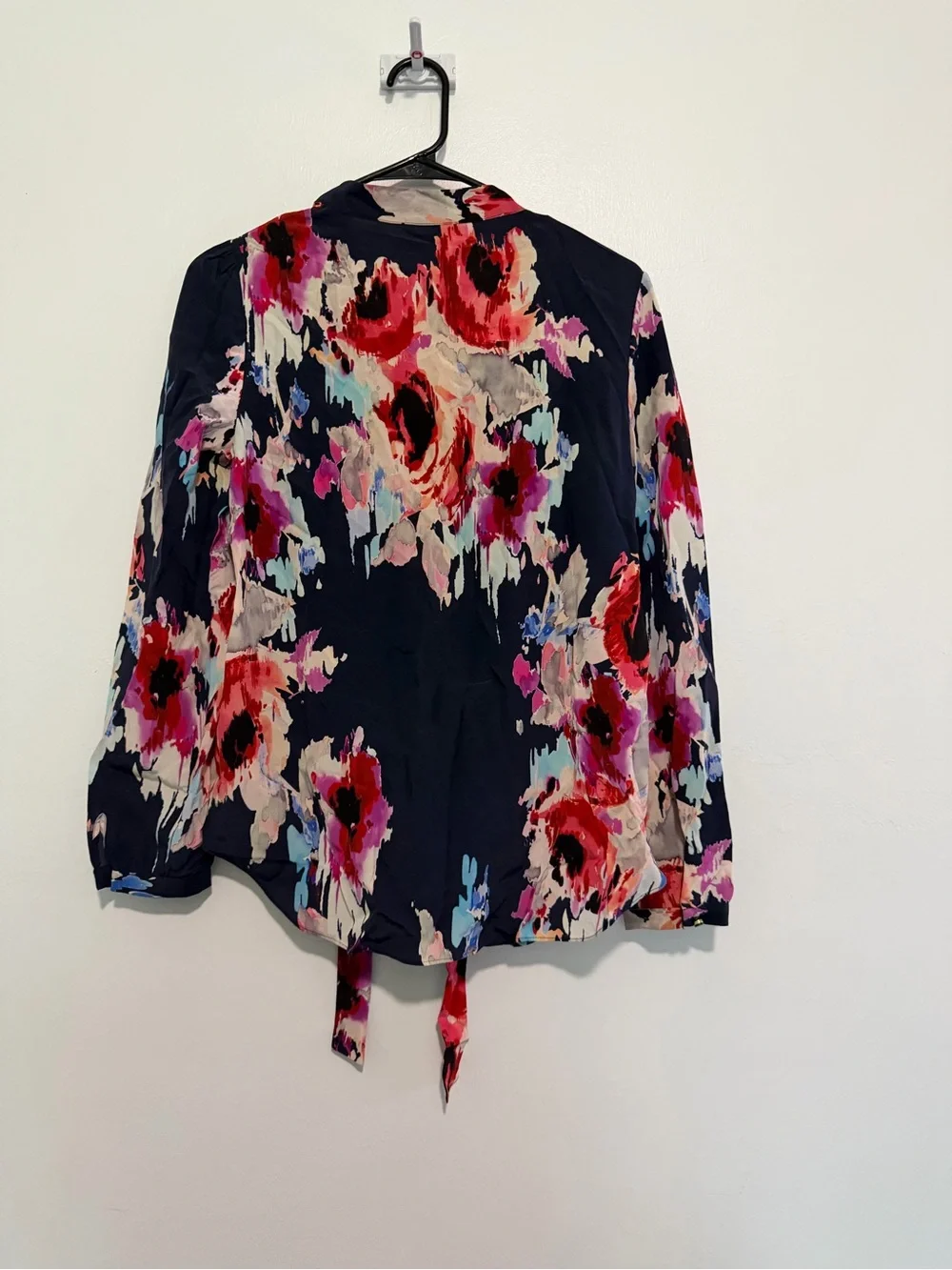 KATE SPADE HAZY FLORAL READLE SILK TIE NECK BLOUSE Size Small